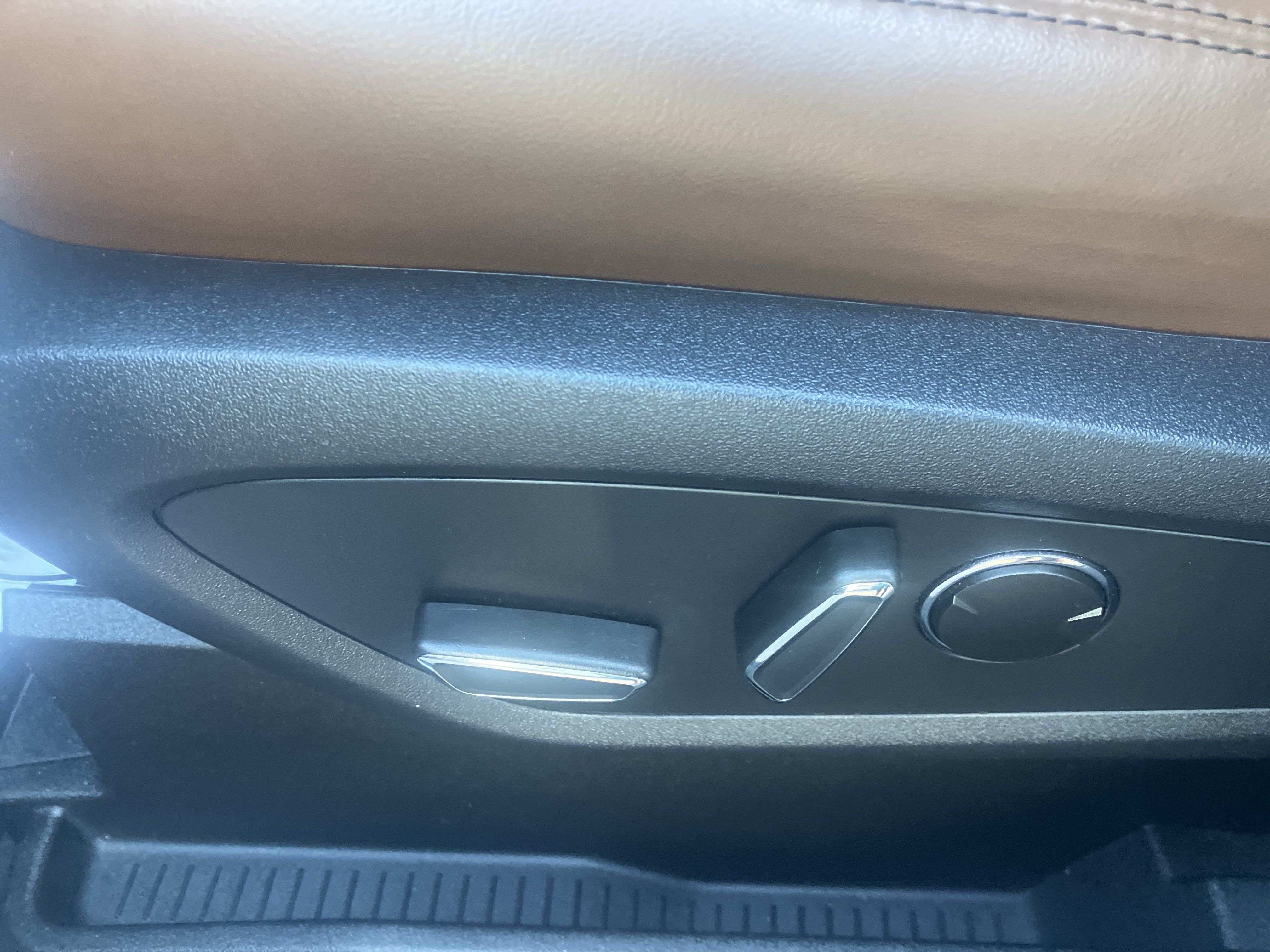 Used 2023 Lincoln Nautilus Reserve AWD/4WD image 21