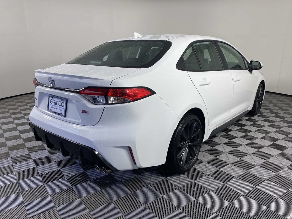 Used 2026 Toyota Corolla SE w/ SE Package FWD image 9