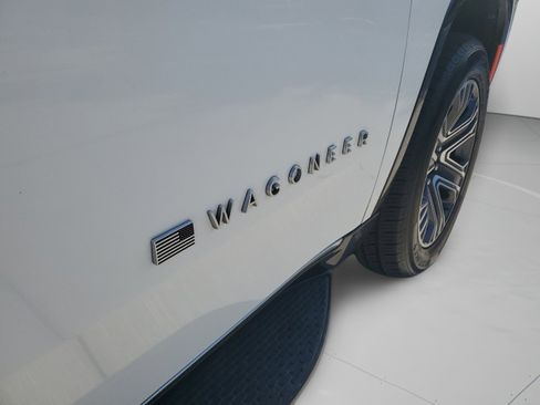 Used 2024 Jeep Wagoneer Series II w/ Flexible Seating Group RWD image 33