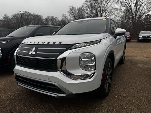 New 2026 Mitsubishi Outlander SE FWD image 1