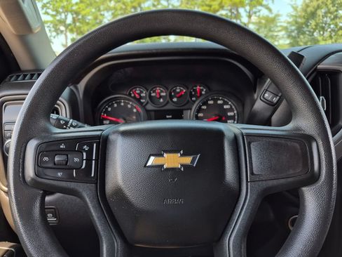 Used 2022 Chevrolet Silverado 1500 Custom RWD image 16