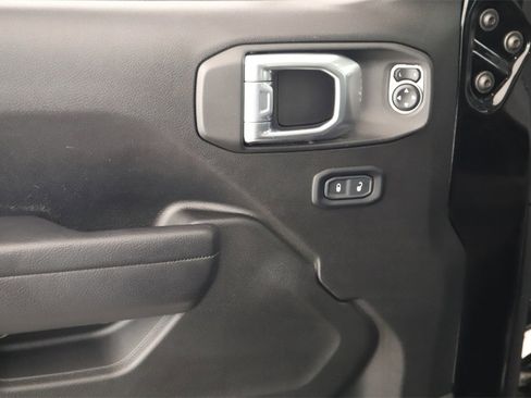 Used 2023 Jeep Gladiator Mojave w/ Cold Weather Group image 22