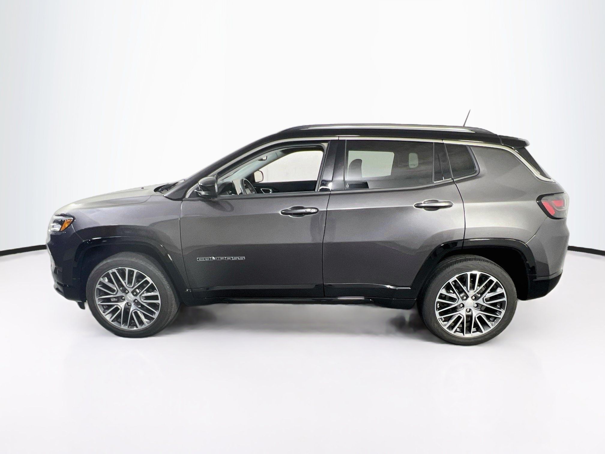 Used 2022 Jeep Compass Limited w/ Elite Group AWD/4WD image 8
