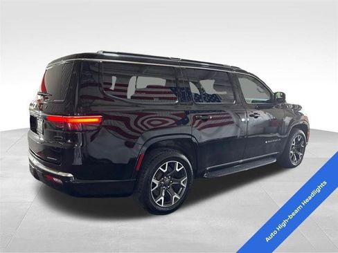 Used 2024 Jeep Wagoneer Series III AWD/4WD image 5