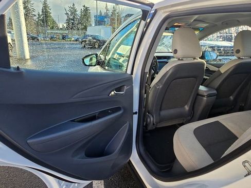 Used 2020 Chevrolet Bolt LT image 18