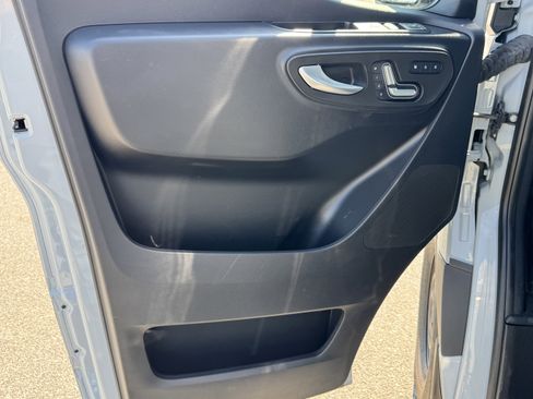 Used 2023 Mercedes-Benz Sprinter 2500 image 13