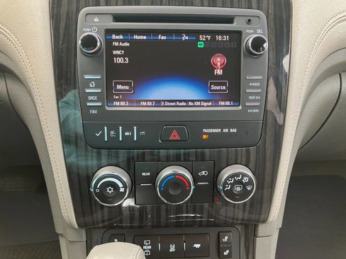 Used 2014 Chevrolet Traverse LT w/ All-Star Edition AWD/4WD image 19