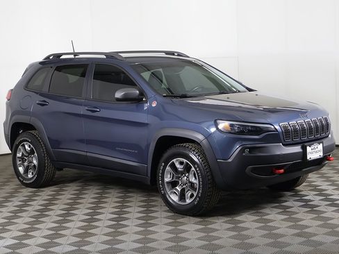 Used 2019 Jeep Cherokee Trailhawk w/ Cold Weather Group image 2