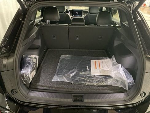 New 2026 Volkswagen Tiguan SE R-Line image 10