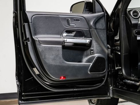 Used 2024 Mercedes-Benz GLB 250 w/ Exclusive Package image 42