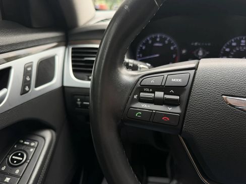 Used 2017 Genesis G80 3.8 RWD image 25
