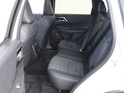 New 2026 Mitsubishi Outlander SE AWD/4WD image 16