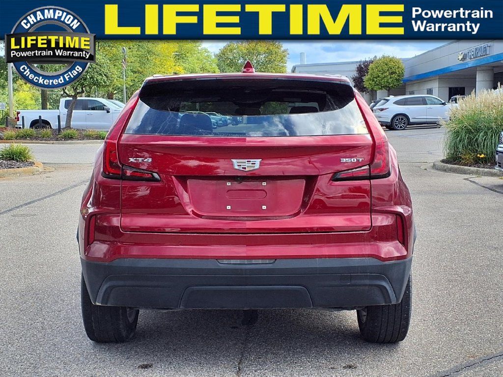 Used 2024 Cadillac XT4 Luxury w/ Cold Weather Package FWD image 6