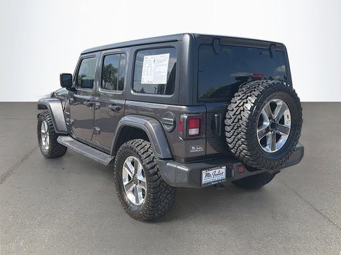 Used 2022 Jeep Wrangler Unlimited Sahara w/ Cold Weather Group AWD/4WD image 6