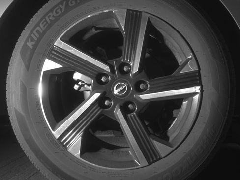 Used 2025 Nissan Sentra SV FWD image 15