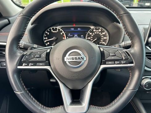 Used 2021 Nissan Altima 2.5 SR w/ SR Premium Package AWD/4WD image 39
