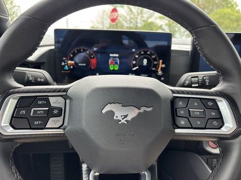 Used 2024 Ford Mustang Coupe RWD image 23
