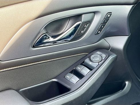 Used 2020 Chevrolet Traverse Premier w/ Redline Edition image 17