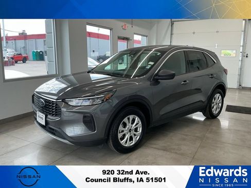 Used 2023 Ford Escape Active AWD/4WD image 4