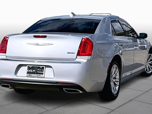 Used 2019 Chrysler 300 Touring L w/ Quick Order Package 22F image 12