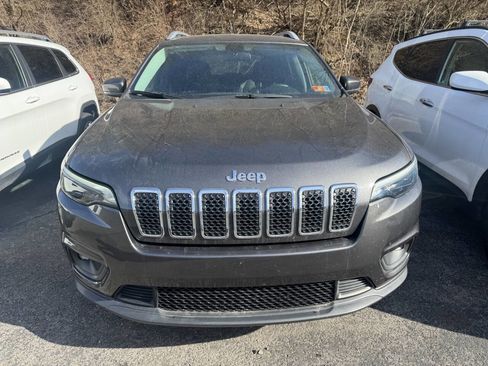 Used 2019 Jeep Cherokee Latitude Plus w/ Cold Weather Group image 5