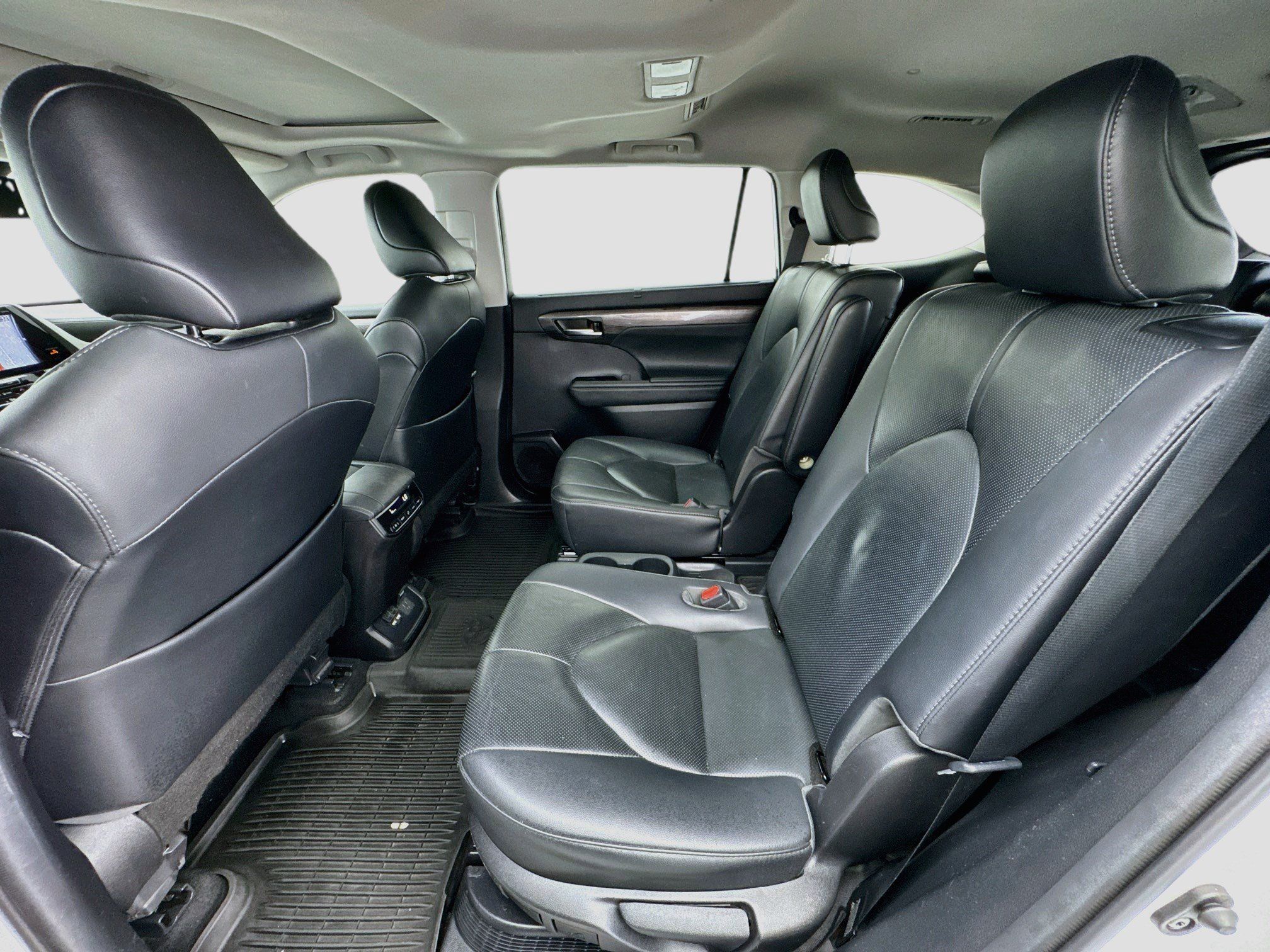 Used 2021 Toyota Highlander Limited AWD/4WD image 16