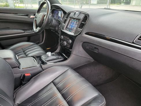 Used 2021 Chrysler 300 S image 9