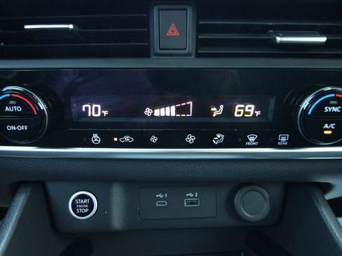 Used 2023 Nissan Rogue S AWD/4WD image 28