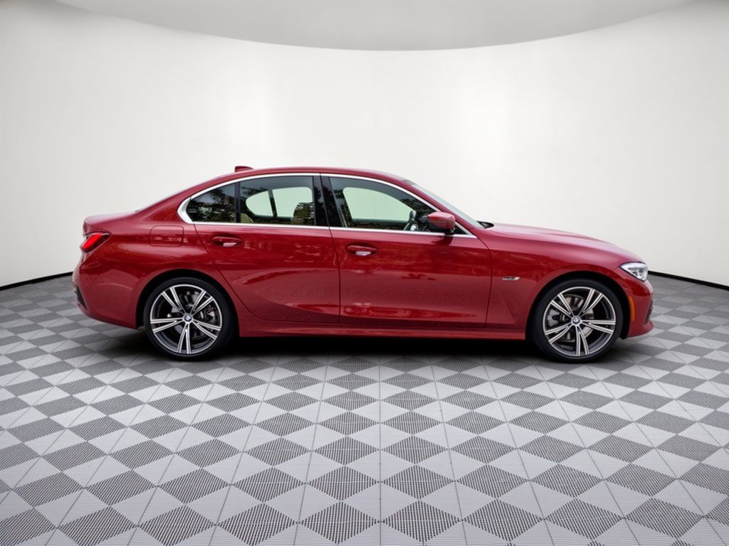 Used 2022 BMW 330e xDrive w/ Premium Package AWD/4WD image 8