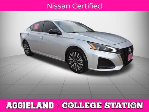 Certified 2024 Nissan Altima 2.5 SV FWD image 1