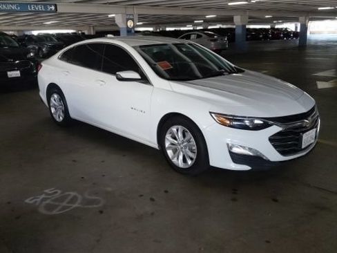 Used 2021 Chevrolet Malibu LT FWD image 1