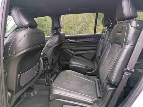 Used 2024 Jeep Grand Cherokee L Laredo image 26