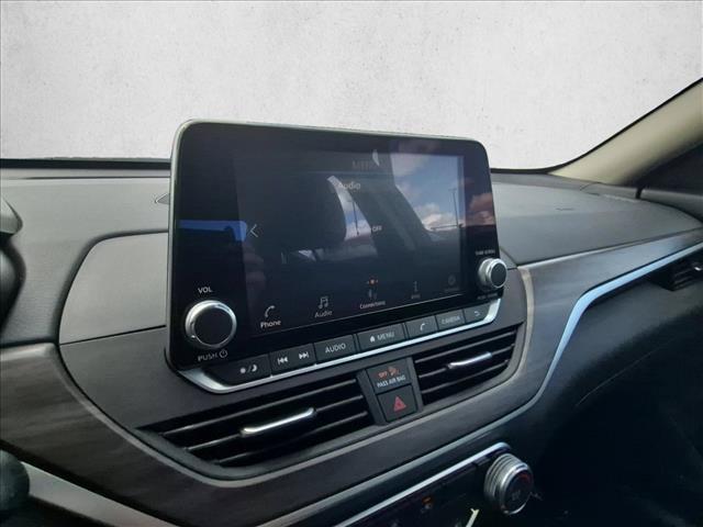 Used 2025 Nissan Altima 2.5 SV FWD image 13
