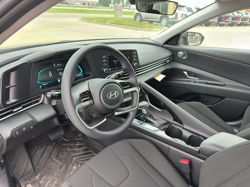 New 2026 Hyundai Elantra Hybrid FWD image 12