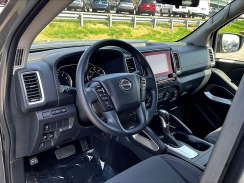 Used 2023 Nissan Frontier SV w/ Technology Package AWD/4WD image 28