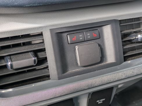 Used 2022 Ford F150 Limited image 16