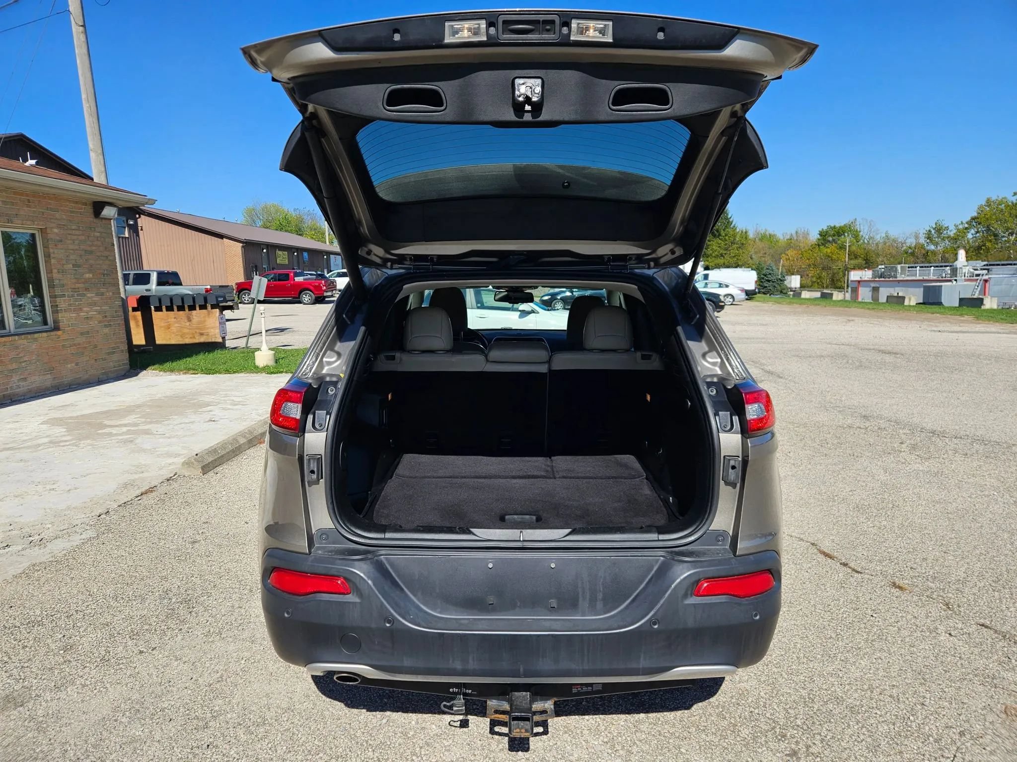 Used 2018 Jeep Cherokee Limited FWD image 13