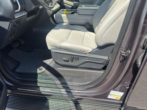 Certified 2025 Ford Expedition Active AWD/4WD image 8