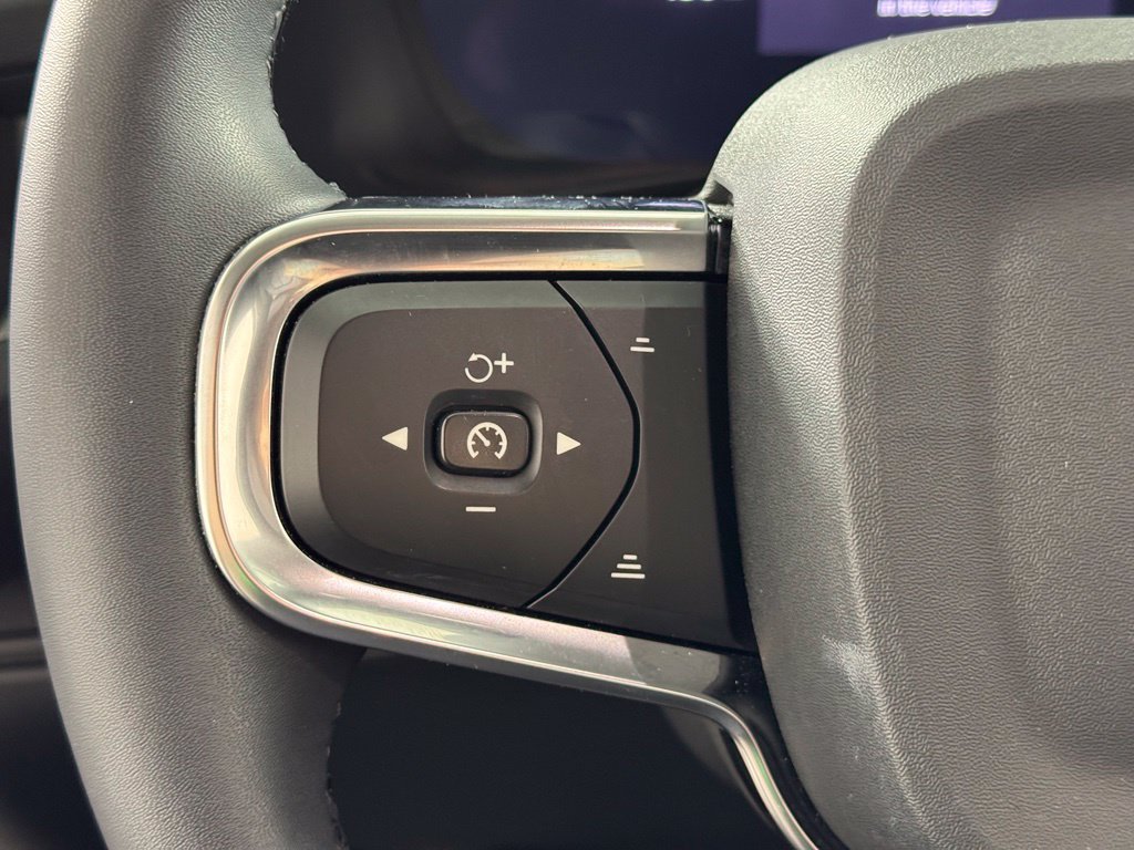 Certified 2024 Volvo XC40 B5 Core AWD/4WD image 29