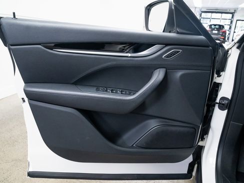 Used 2021 Maserati Levante S image 17