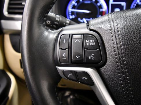 Used 2018 Toyota Highlander XLE image 21