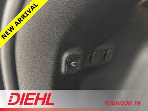 Used 2019 Jeep Cherokee Limited image 10
