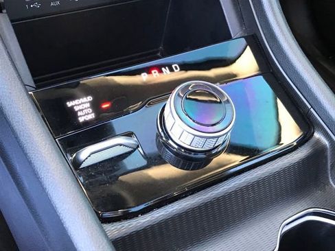 Used 2024 Jeep Grand Cherokee Limited w/ Black Appearance Package image 13