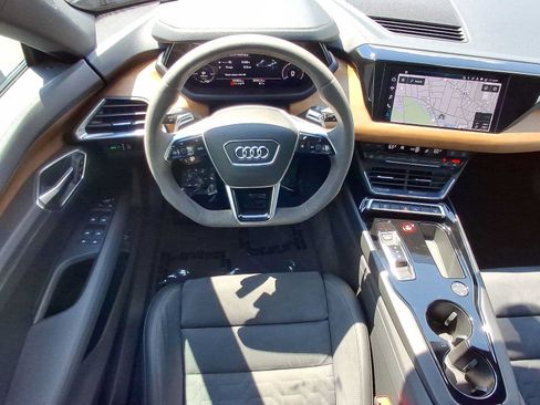 Used 2022 Audi e-tron GT Premium Plus AWD/4WD image 27