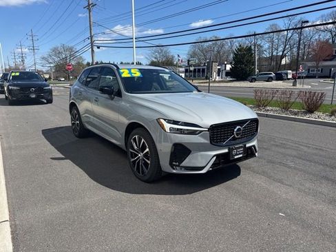 Certified 2025 Volvo XC60 B5 Plus AWD/4WD image 6