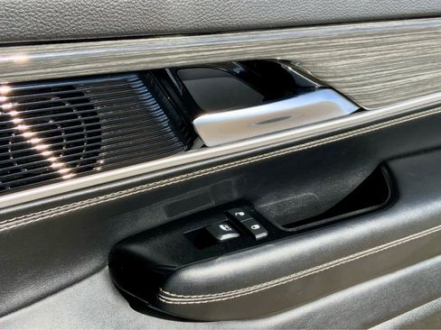 Used 2022 Jeep Wagoneer Series III w/ Flexible Seating Group image 47