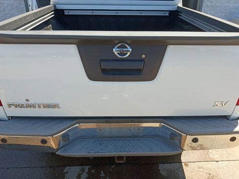 Used 2016 Nissan Frontier SV image 18