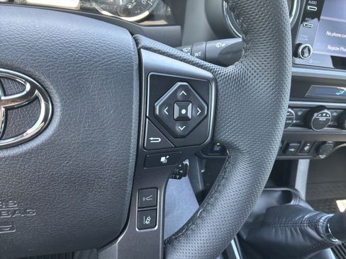 Used 2022 Toyota Tacoma TRD Sport w/ Technology Package AWD/4WD image 20