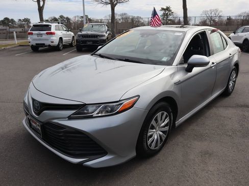 Used 2019 Toyota Camry LE w/ Sunroof Package image 7