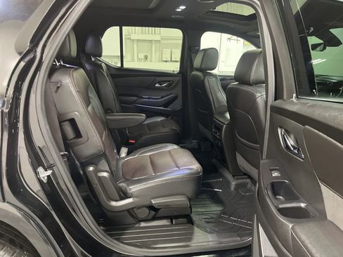 Used 2022 Chevrolet Traverse High Country image 43